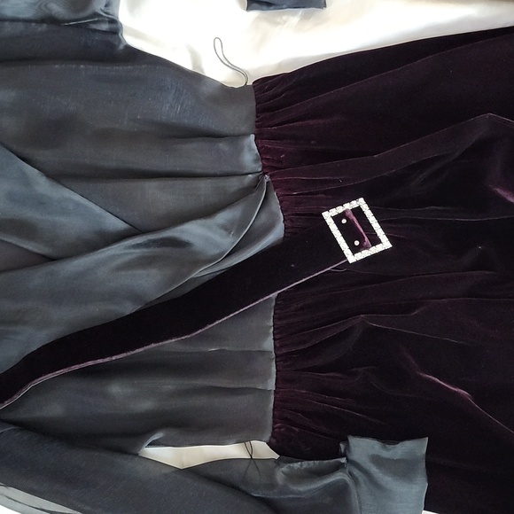 Vintage Lisa Michaels Black Velvet & Satin Evening Dress, Size 10, $55 - Picture 7 of 14